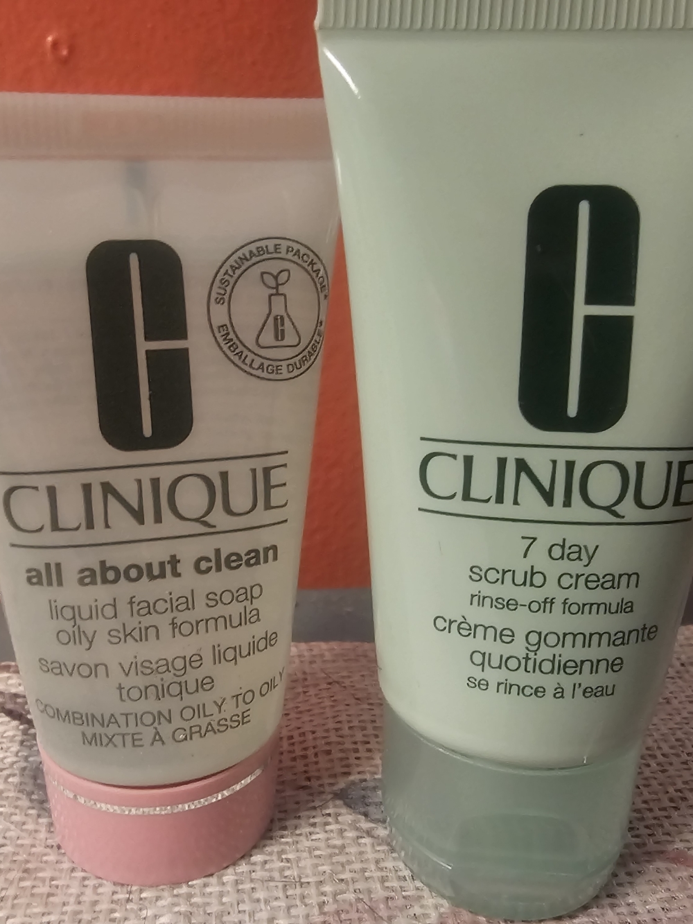 Clinique Skincare Duo - Pink & Pale Green Cleansers